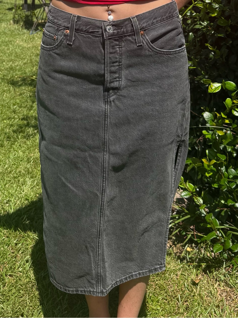 Levi’s Washed Black Denim Midi Skirt Side Slit Button Fly 28